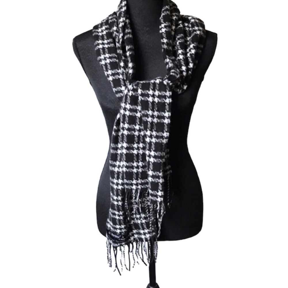 V.FRAAS cashmink Black&White Houndstooth Check plaid fringe scarf